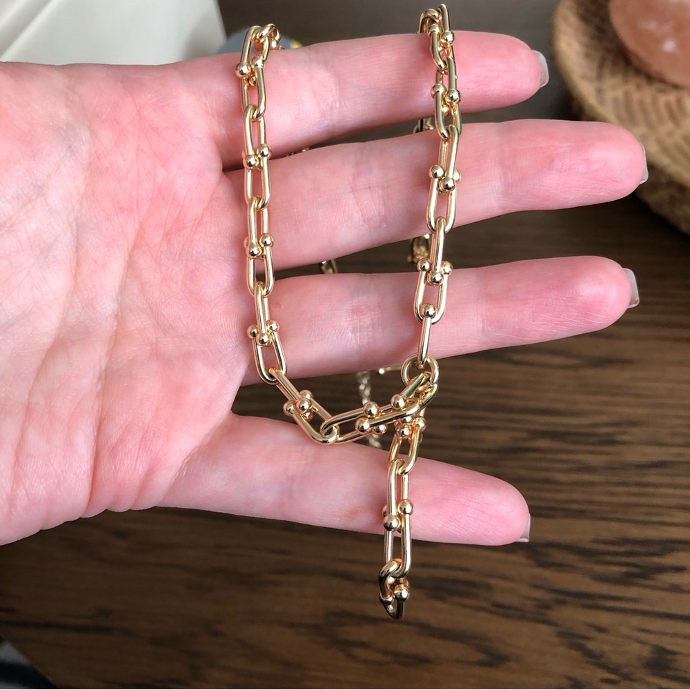 Serefina gold necklace